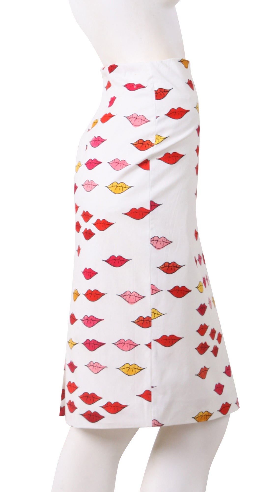 Regular | Warhole Lips | White Indian Red | Right | Skirt By Samantha Sung